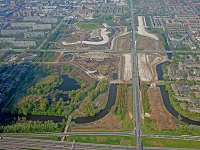 Bijlmerpark 1, 55 hectare, op- en afrit, dempen waterpartijen Bijlmerpark 1, 55 hectare, op- en afrit, dempen waterpartijen