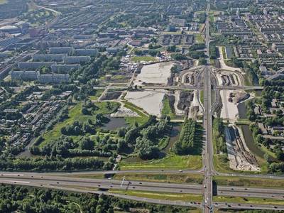Bijlmerpark 2, 55 hectare, op- en afrit, voorbelasting atletiekbaan Bijlmerpark 2, 55 hectare, op- en afrit, voorbelasting atletiekbaan